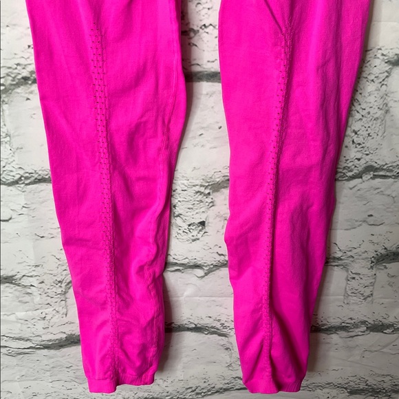 FP Movement Good Karma Leggings in Magenta - Size M/L NWOT - Picture 8 of 8